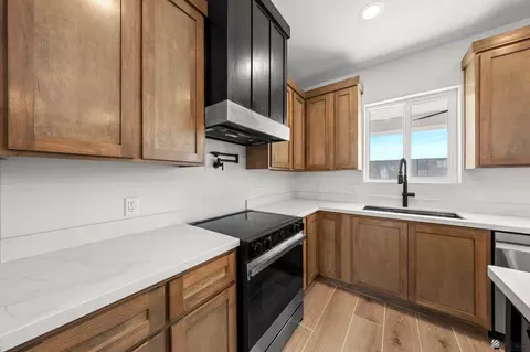 Kitchen - 10821 E 45 St, Yuma, AZ 85367 photo 4 of 5
