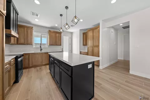 Kitchen - 10821 E 45 St, Yuma, AZ 85367 photo 1 of 5