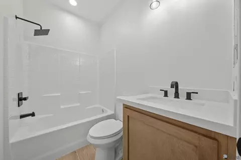 Bath - 10821 E 45 St, Yuma, AZ 85367 photo 2 of 2