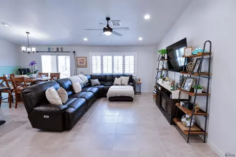 Living - 11639 E 33 Way, Yuma, AZ 85367 photo 1 of 1
