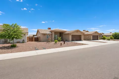 Exterior - 11639 E 33 Way, Yuma, AZ 85367 photo 3 of 10