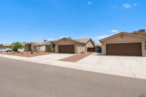 Exterior - 11639 E 33 Way, Yuma, AZ 85367 photo 4 of 10