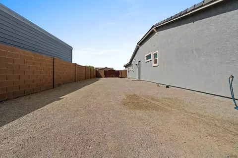 Exterior - 14560 E 42 Pl, Yuma, AZ 85367 photo 2 of 5