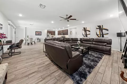 Living - 14560 E 42 Pl, Yuma, AZ 85367 photo 2 of 2