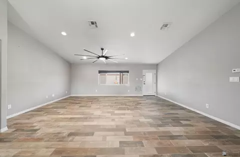 Living - 5950 E 39 St, Yuma, AZ 85365 photo 2 of 2