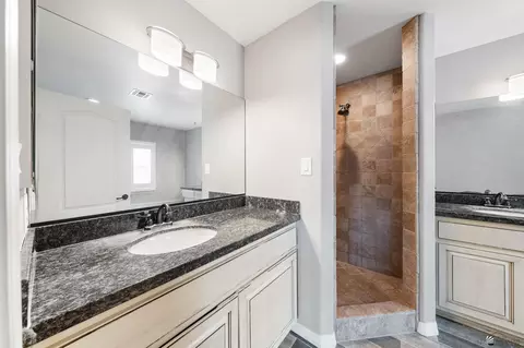 Bath - 5950 E 39 St, Yuma, AZ 85365 photo 2 of 5