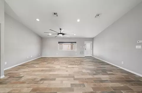 Living - 5950 E 39 St, Yuma, AZ 85365 photo 3 of 3
