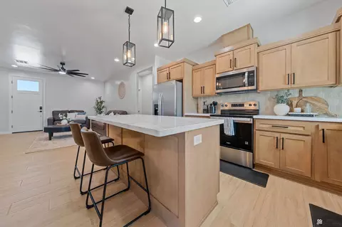 Kitchen - 10634 E 45 St, Yuma, AZ 85367 photo 1 of 5