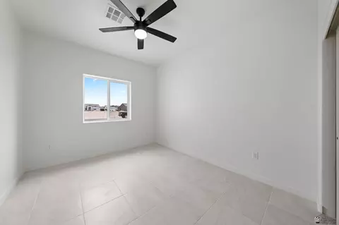 Bedroom - 10642 E 45 St, Yuma, AZ 85367 photo 3 of 5