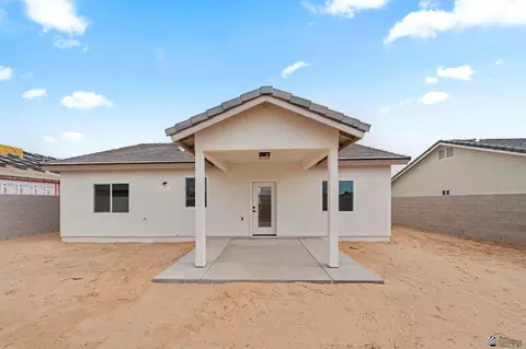 Exterior - 10642 E 45 St, Yuma, AZ 85367 photo 3 of 4