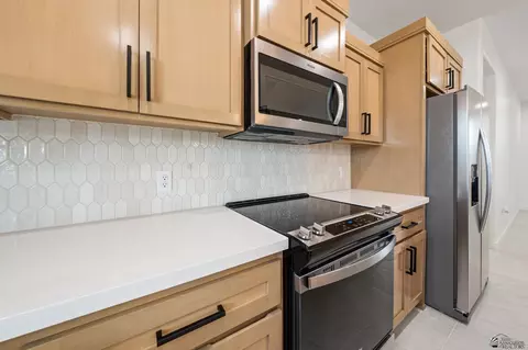 Kitchen - 10642 E 45 St, Yuma, AZ 85367 photo 4 of 6