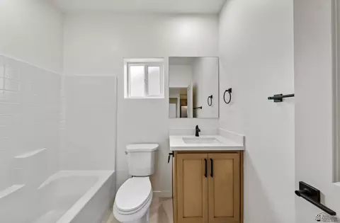 Bath - 10642 E 45 St, Yuma, AZ 85367 photo 1 of 5