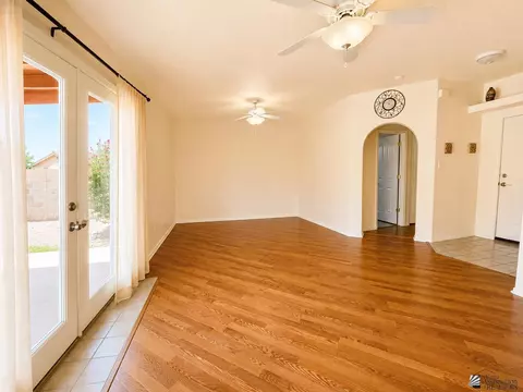 Living - 11200 E 37 Way, Yuma, AZ 85367 photo 2 of 4
