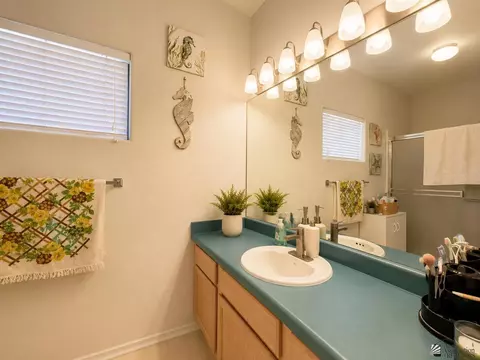Bath - 11200 E 37 Way, Yuma, AZ 85367 photo 1 of 4