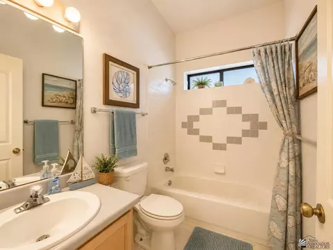Bath - 11200 E 37 Way, Yuma, AZ 85367 photo 4 of 4