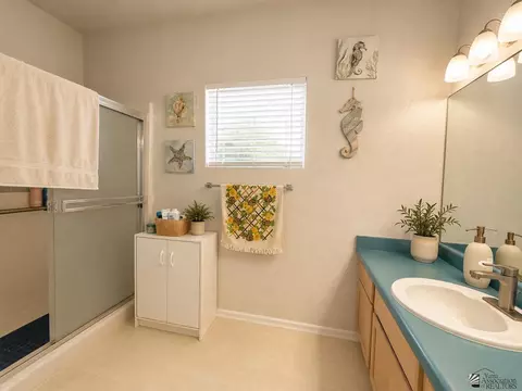 Bath - 11200 E 37 Way, Yuma, AZ 85367 photo 2 of 4