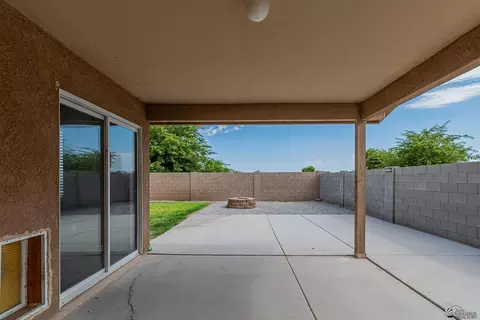Exterior - 7830 E 42 Pl, Yuma, AZ 85365 photo 4 of 9