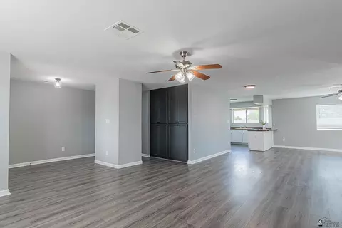 Living - 7830 E 42 Pl, Yuma, AZ 85365 photo 1 of 6
