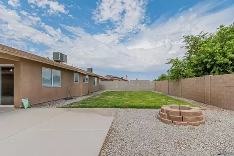 Exterior - 7830 E 42 Pl, Yuma, AZ 85365 photo 6 of 9