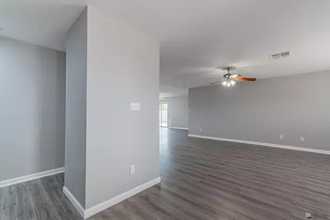 Living - 7830 E 42 Pl, Yuma, AZ 85365 photo 3 of 6