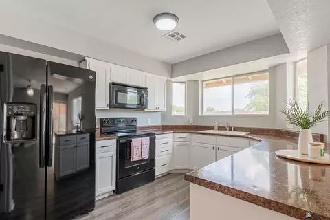 Kitchen - 7830 E 42 Pl, Yuma, AZ 85365 photo 1 of 3