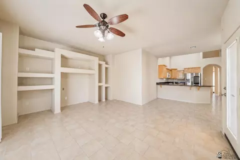 Living - 14158 E 49 Dr, Yuma, AZ 85367 photo 4 of 11