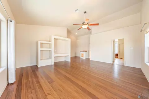 Living - 14158 E 49 Dr, Yuma, AZ 85367 photo 9 of 11