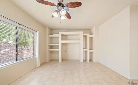 Living - 14158 E 49 Dr, Yuma, AZ 85367 photo 5 of 11