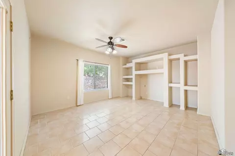 Living - 14158 E 49 Dr, Yuma, AZ 85367 photo 6 of 11