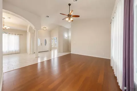 Living - 14158 E 49 Dr, Yuma, AZ 85367 photo 3 of 11