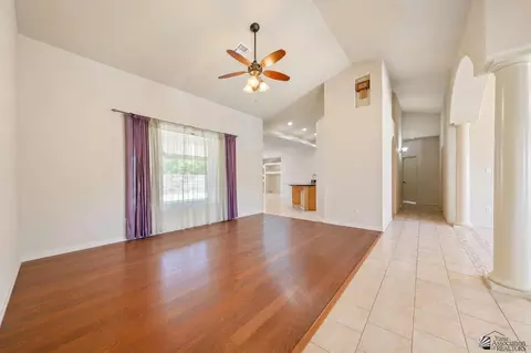 Living - 14158 E 49 Dr, Yuma, AZ 85367 photo 2 of 11
