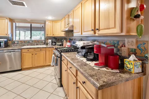 Kitchen - 14381 E 55 St, Yuma, AZ 85367 photo 2 of 5