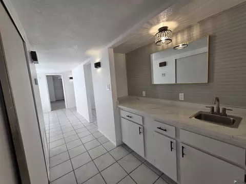 Entry Way - 1407 E Pebble Beach Dr, Yuma, AZ 85365 photo 3 of 5