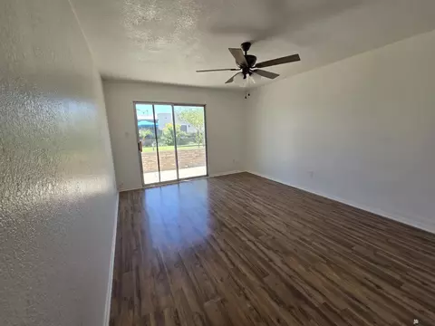 Living - 1407 E Pebble Beach Dr, Yuma, AZ 85365 photo 2 of 2