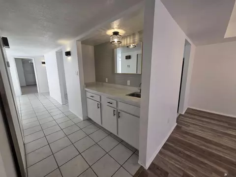 Entry Way - 1407 E Pebble Beach Dr, Yuma, AZ 85365 photo 4 of 5