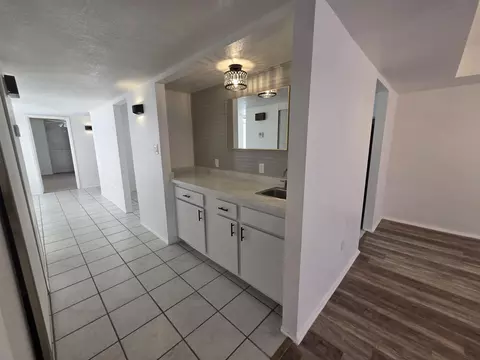 Entry Way - 1407 E Pebble Beach Dr, Yuma, AZ 85365 photo 4 of 5