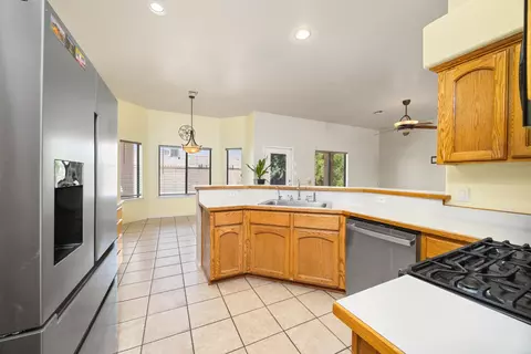 Kitchen - 10334 E 38 Ln, Yuma, AZ 85365 photo 3 of 3