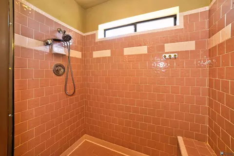 Bath - 13471 E 45 St, Yuma, AZ 85367 photo 2 of 3