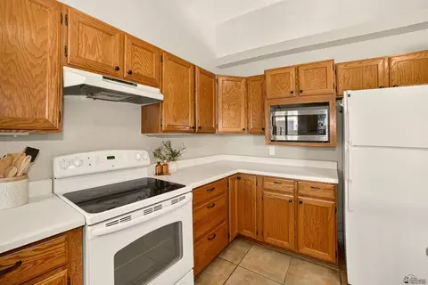Kitchen - 13471 E 45 St, Yuma, AZ 85367 photo 4 of 4