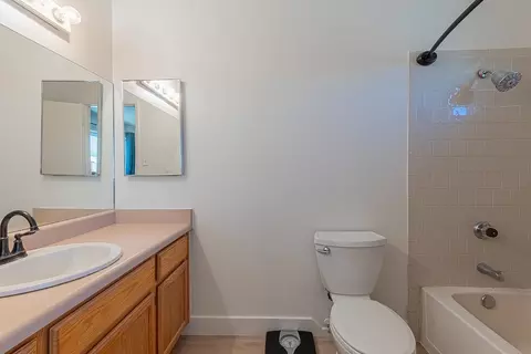 Bath - 7181 E 24 Ln, Yuma, AZ 85365 photo 1 of 3
