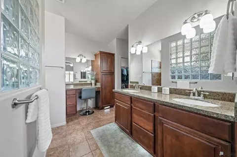 Bath - 7922 E 38 Pl, Yuma, AZ 85365 photo 1 of 6