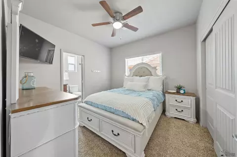 Bedroom - 7922 E 38 Pl, Yuma, AZ 85365 photo 5 of 8