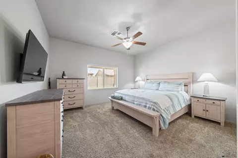 Bedroom - 7922 E 38 Pl, Yuma, AZ 85365 photo 1 of 8
