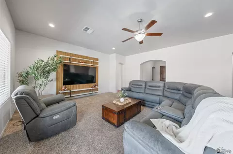 Living - 7922 E 38 Pl, Yuma, AZ 85365 photo 1 of 1