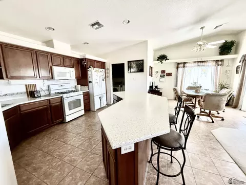 Kitchen - 11653 E 26 St, Yuma, AZ 85367 photo 4 of 4