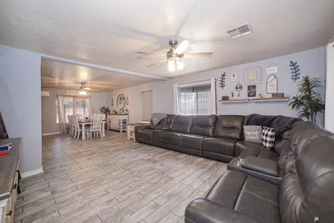 Living - 6273 E 40 Pl, Yuma, AZ 85365 photo 2 of 2