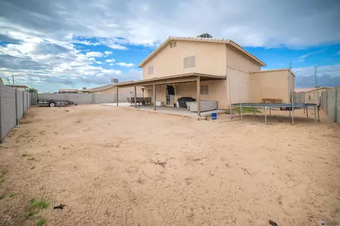 Exterior - 6273 E 40 Pl, Yuma, AZ 85365 photo 7 of 9