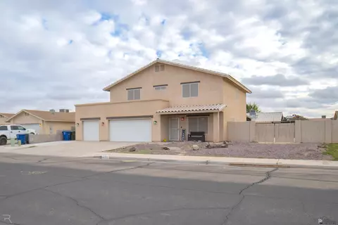 Exterior - 6273 E 40 Pl, Yuma, AZ 85365 photo 2 of 9