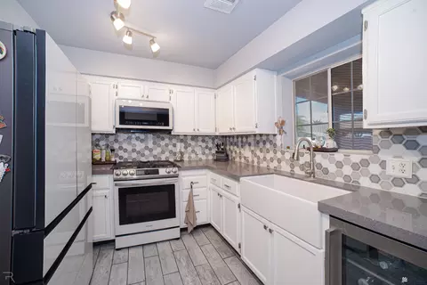 Kitchen - 6273 E 40 Pl, Yuma, AZ 85365 photo 4 of 4
