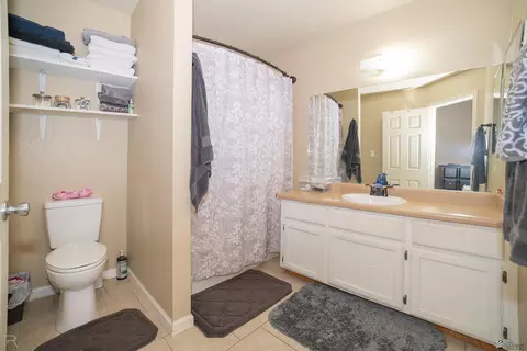 Bath - 6273 E 40 Pl, Yuma, AZ 85365 photo 2 of 3